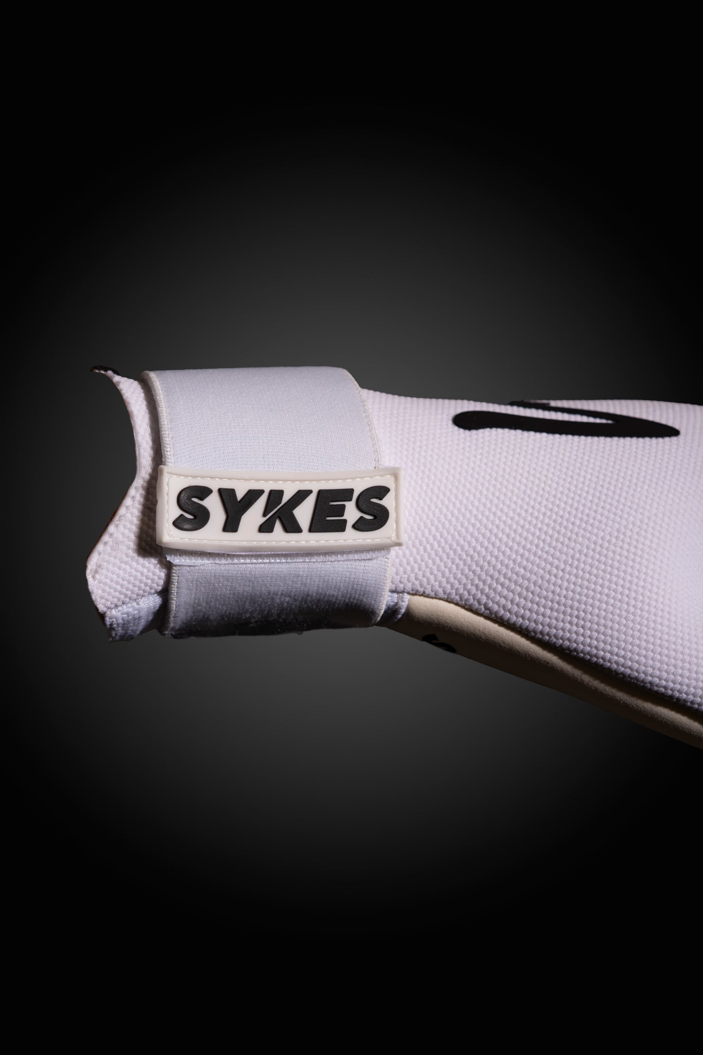 SYKES ONE PRO white